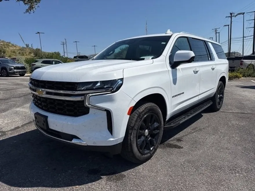 2024 Chevrolet Suburban LS photo 1