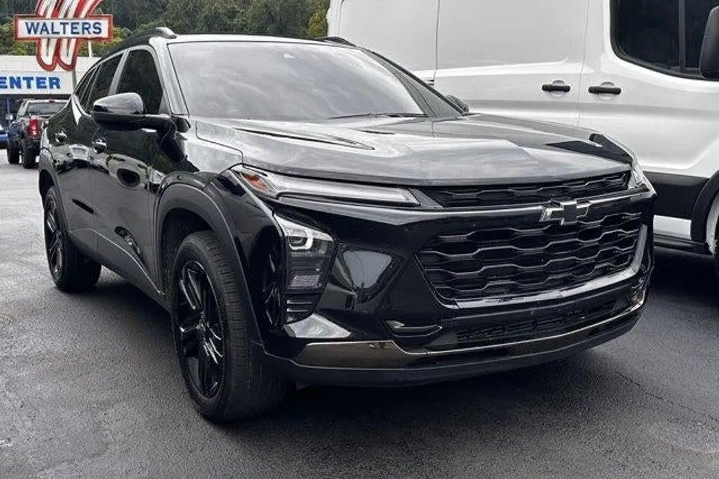 2024 Chevrolet Trax ACTIV photo 1