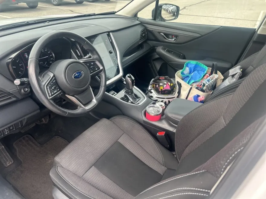 2023 Subaru Outback Premium photo 1