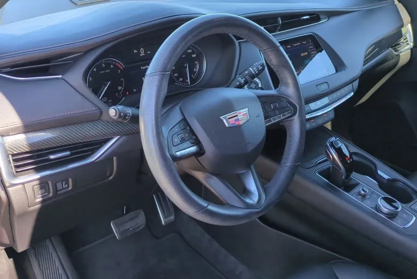 2023 Cadillac XT4 Sport photo 1