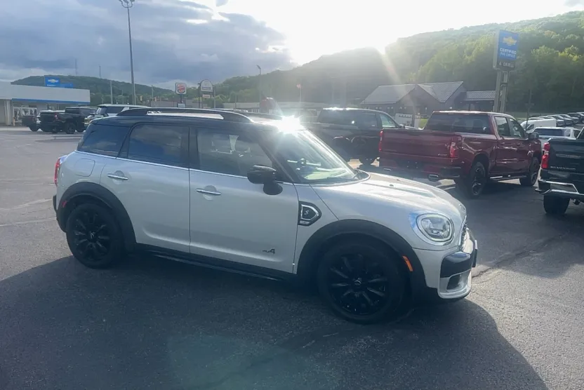 2020 Mini Countryman S photo 1