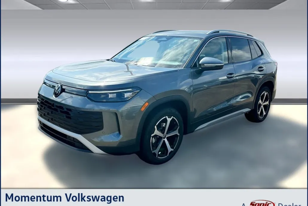 2025 Volkswagen Tiguan SE photo 1