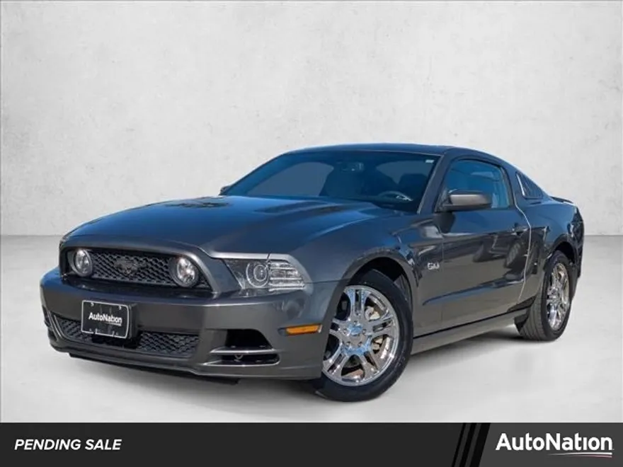 2013 Ford Mustang GT photo 1