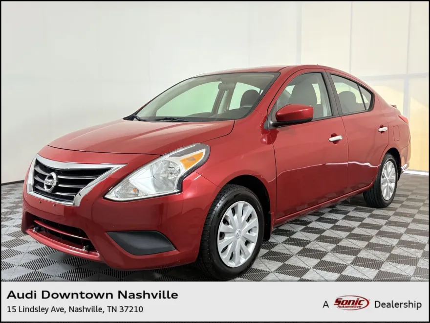2015 Nissan Versa SV Sedan photo 1