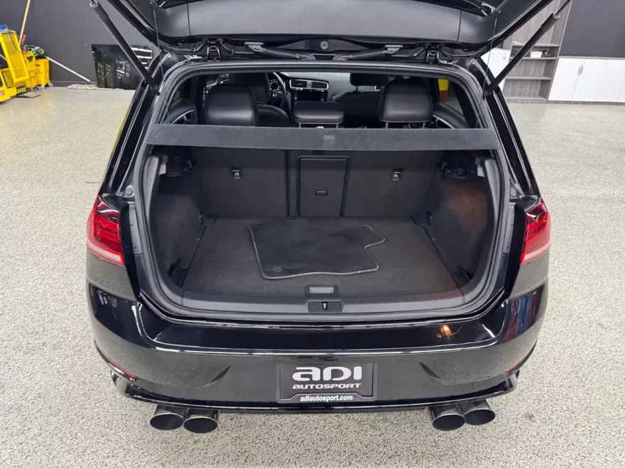 2018 Volkswagen Golf R Base photo 14