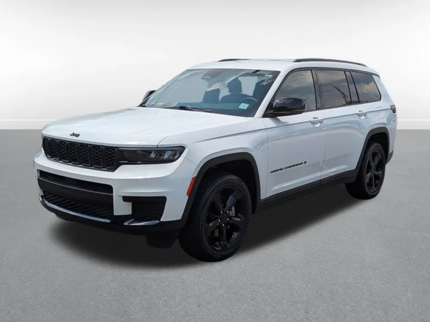 2021 Jeep Grand Cherokee Laredo Altitude photo 1