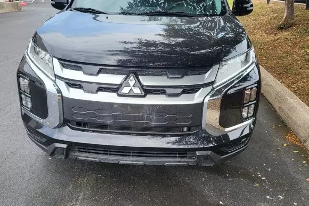 2024 Mitsubishi Outlander Sport SE photo 1