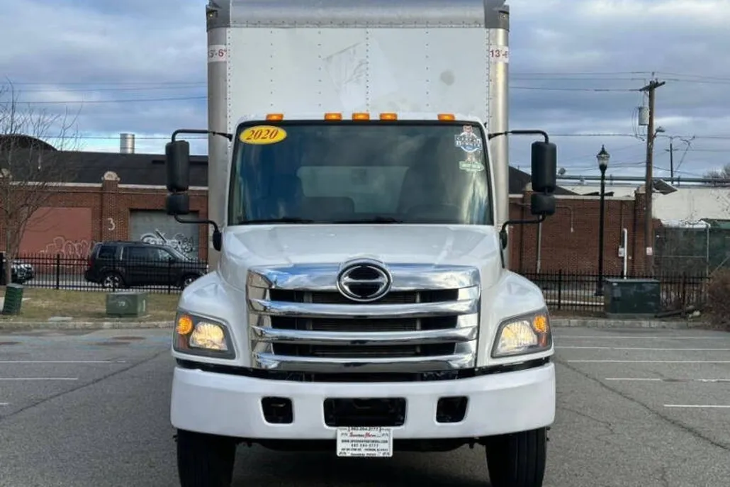 2020 Hino Conventional Type Truck Single Cab photo 1