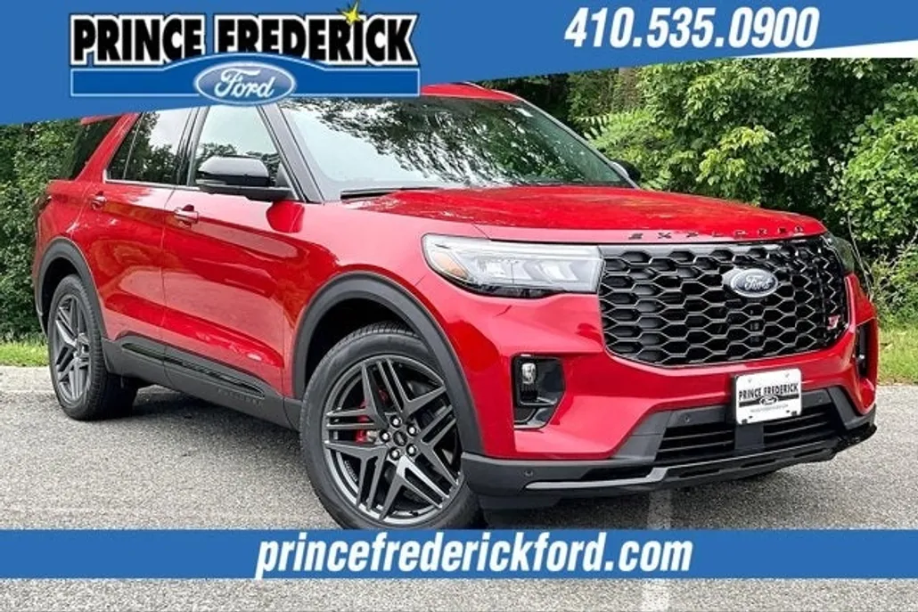 2025 Ford Explorer ST photo 1