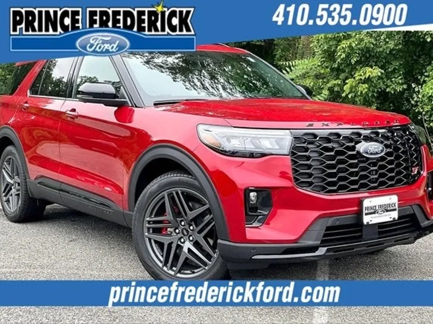 2025 Ford Explorer ST photo 1