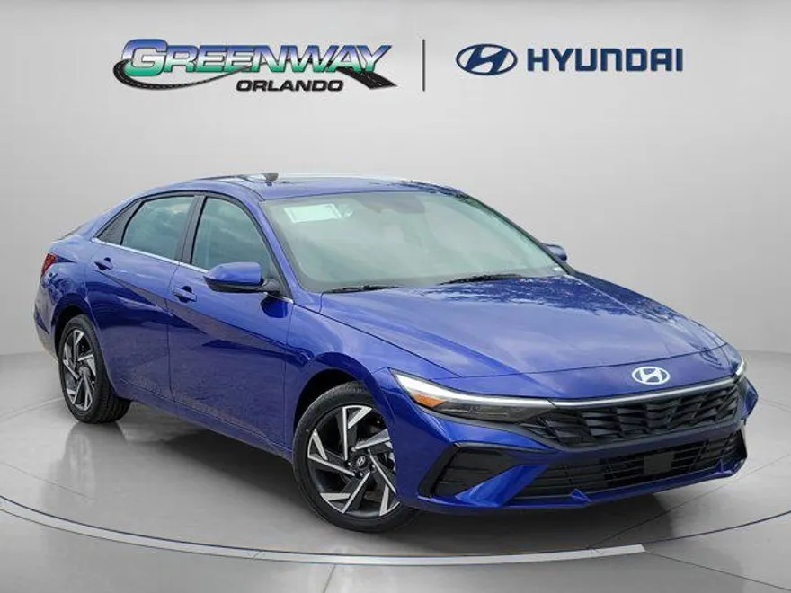 2025 Hyundai Elantra SEL Convenience photo 1