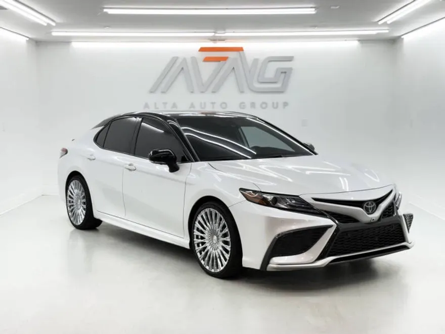 2023 Toyota Camry XSE V6 photo 1
