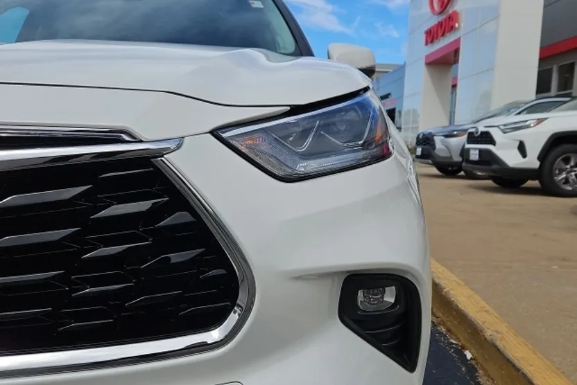 2021 Toyota Highlander Hybrid Platinum photo 1