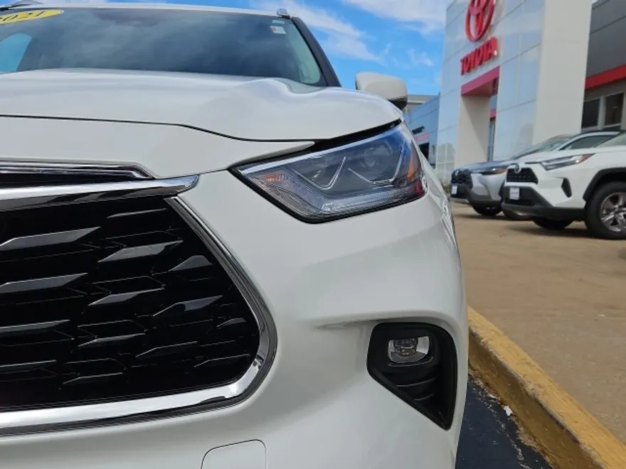 2021 Toyota Highlander Hybrid Platinum photo 1