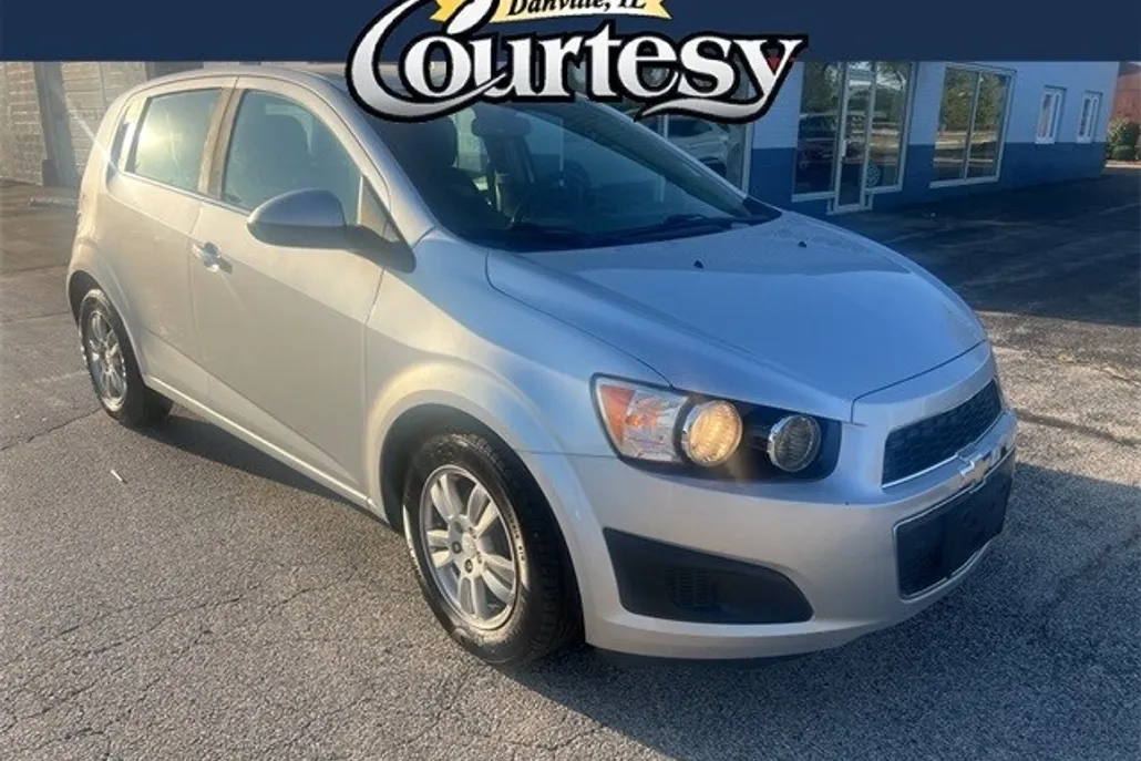 2015 Chevrolet Sonic LT photo 1