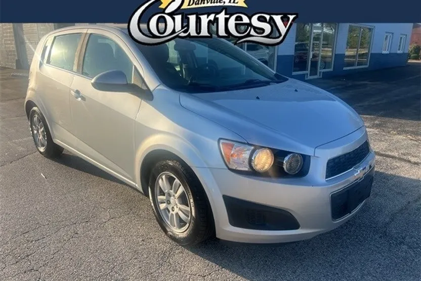 2015 Chevrolet Sonic LT photo 1