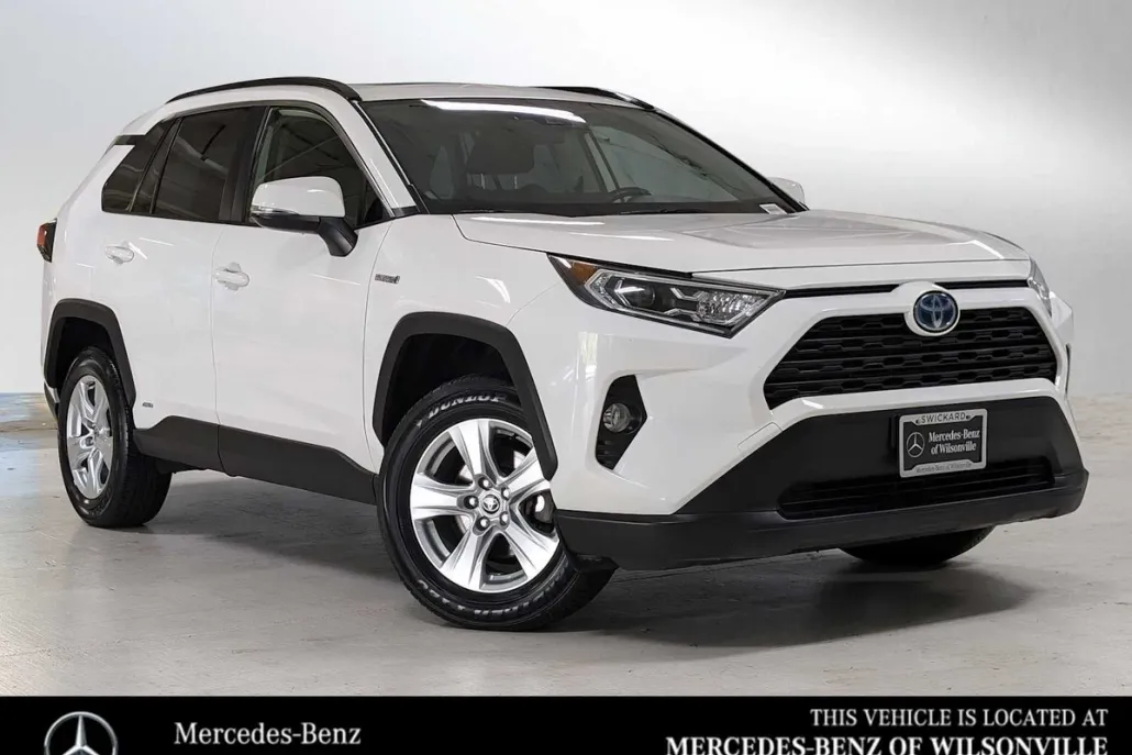 2020 Toyota RAV4 Hybrid XLE photo 1