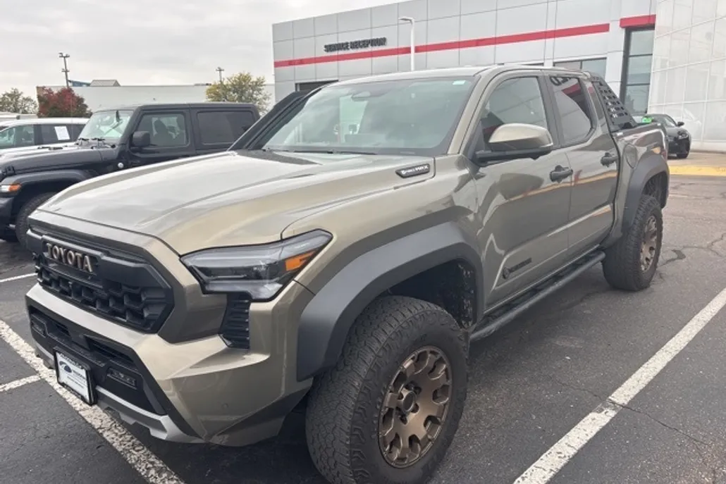2024 Toyota Tacoma Trailhunter photo 1
