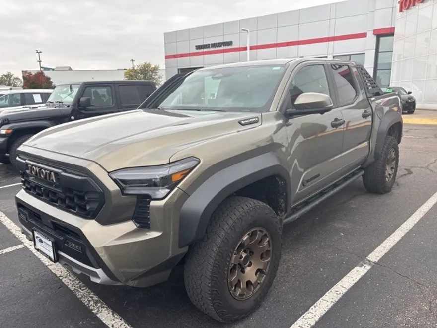 2024 Toyota Tacoma Trailhunter photo 1
