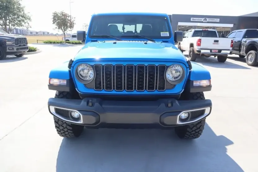 2025 Jeep Gladiator Sport photo 1