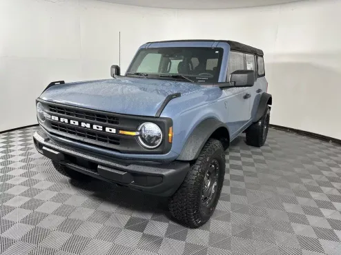 2025 Ford Bronco Base photo 4