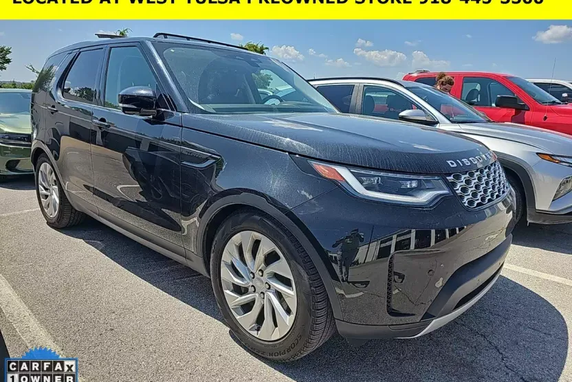 2024 Land Rover Discovery S photo 1