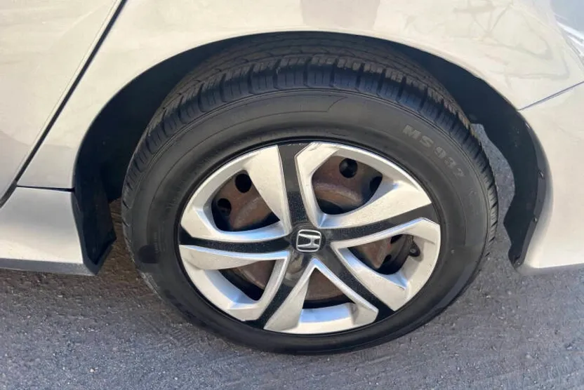 2016 Honda Civic LX photo 1