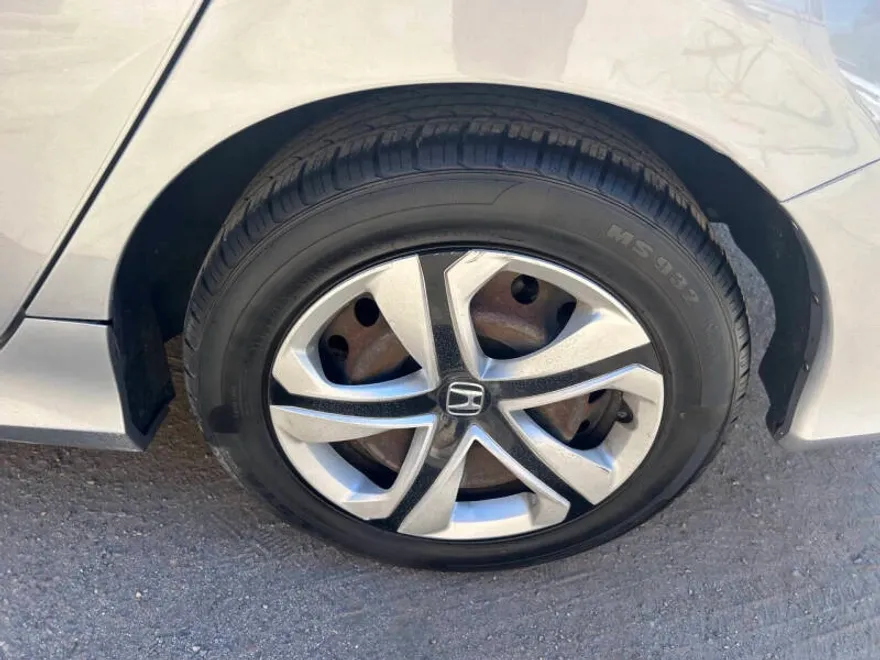 2016 Honda Civic LX photo 1