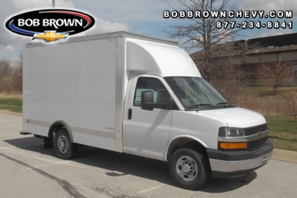 2024 Chevrolet Express Cutaway 3500 photo 1