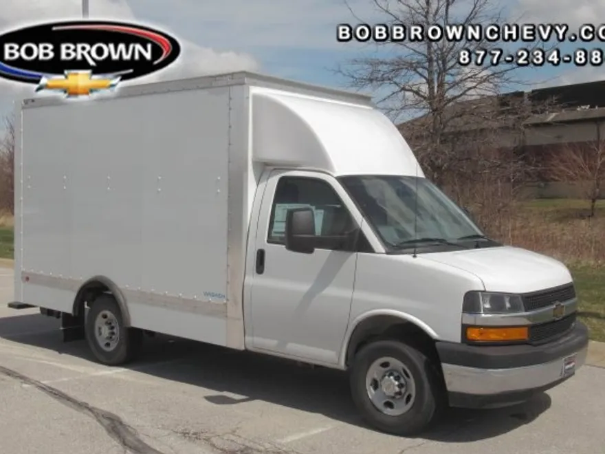 2024 Chevrolet Express Cutaway 3500 photo 1