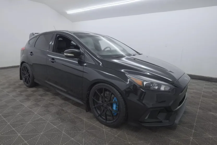 2017 Ford Focus RS photo 1