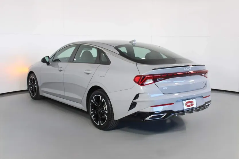 2023 Kia K5 GT-Line photo 1