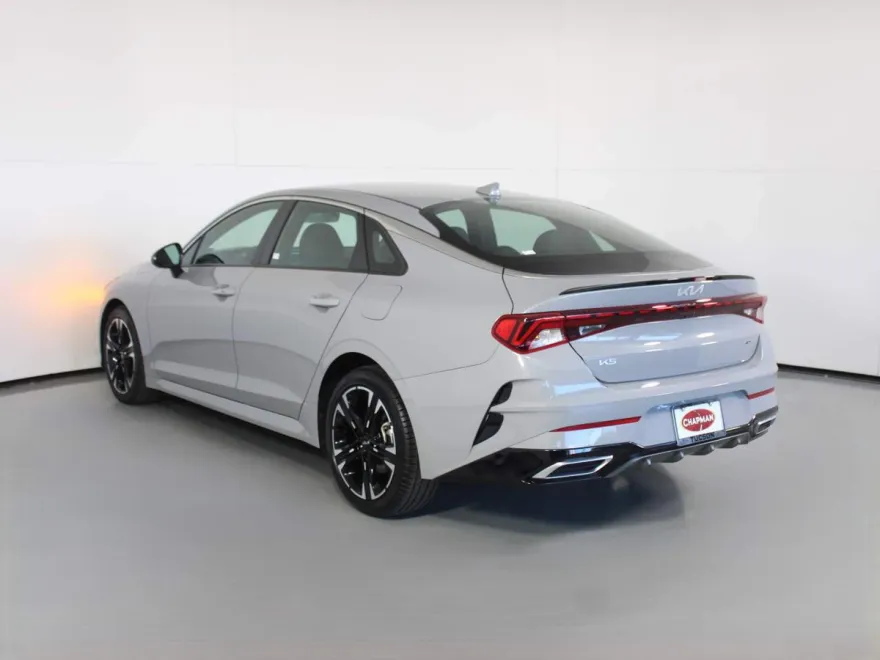 2023 Kia K5 GT-Line photo 1