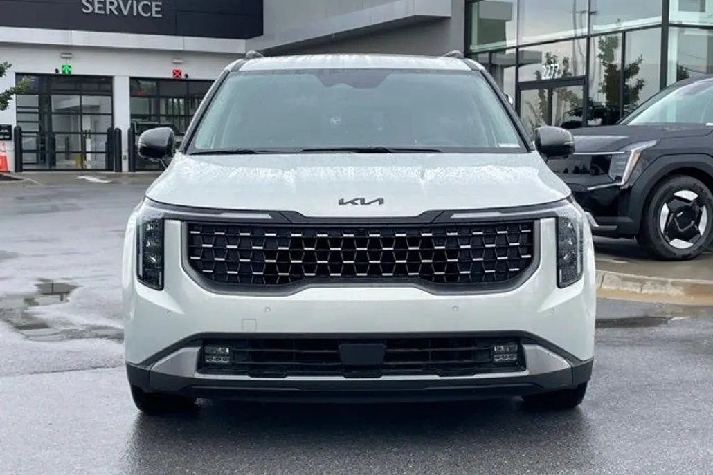 2026 Kia Carnival SX photo 1