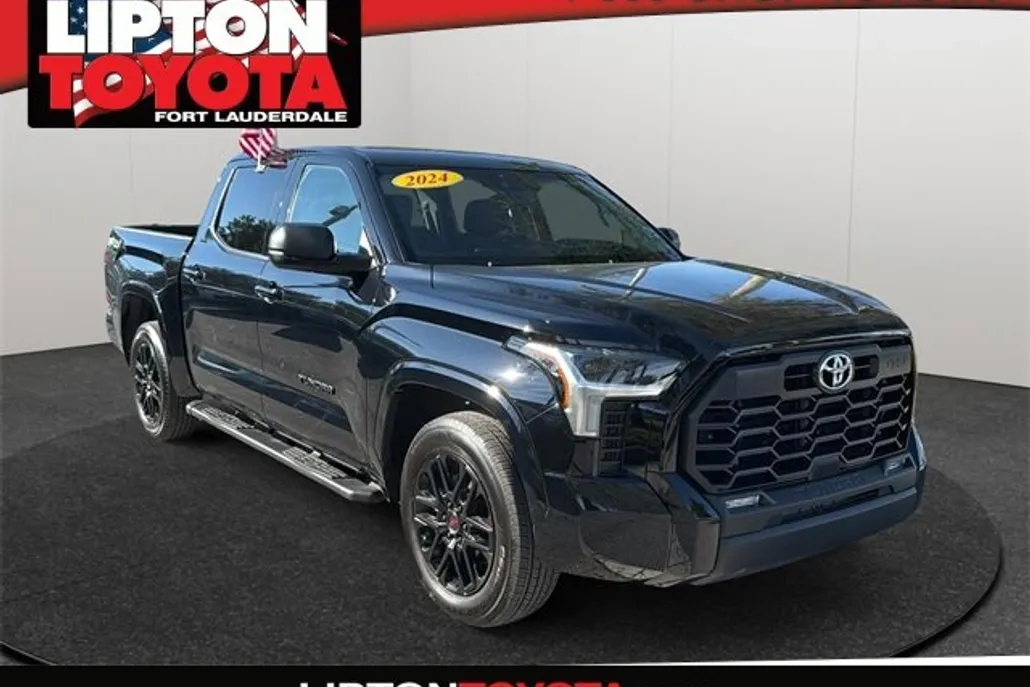 2024 Toyota Tundra SR5 CrewMax photo 1