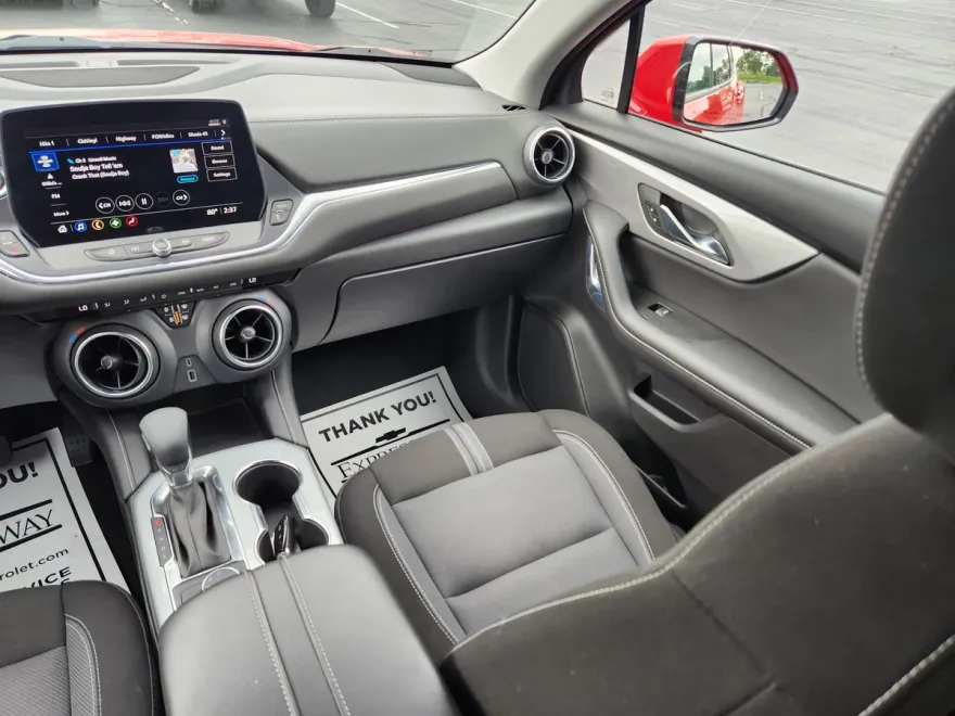 2023 Chevrolet Blazer 2LT photo 1