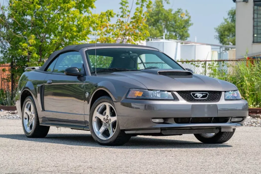 2004 Ford Mustang GT Convertible photo 1