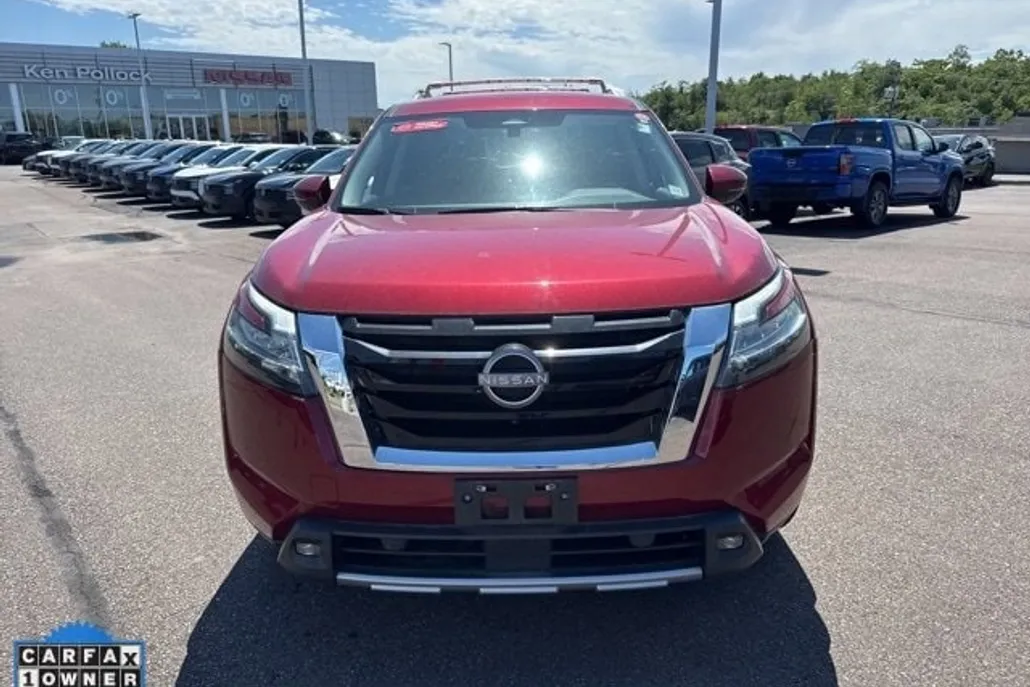 2022 Nissan Pathfinder SL photo 1