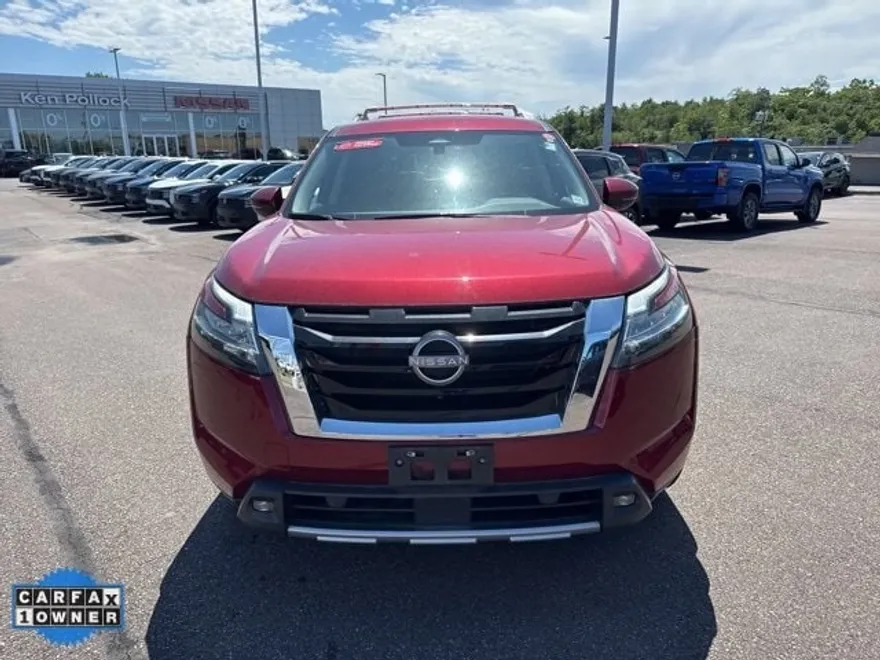 2022 Nissan Pathfinder SL photo 1