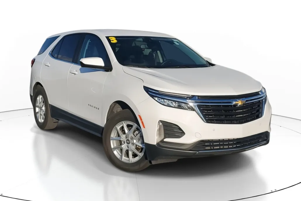 2023 Chevrolet Equinox LT photo 1