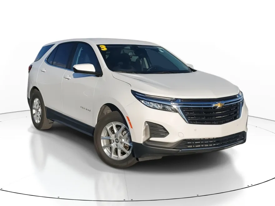 2023 Chevrolet Equinox LT photo 1