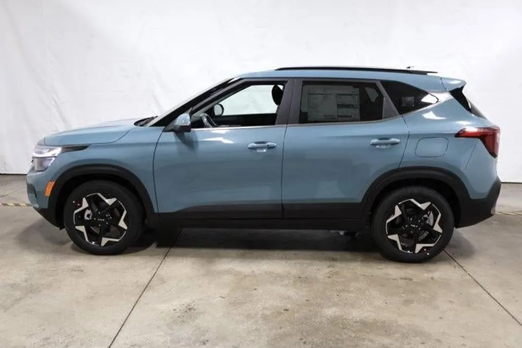 2026 Kia Seltos EX photo 1