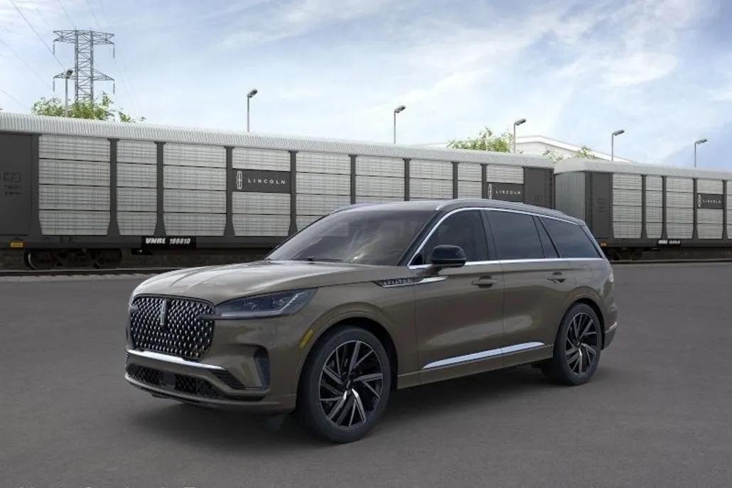 2025 Lincoln Aviator Black Label photo 1