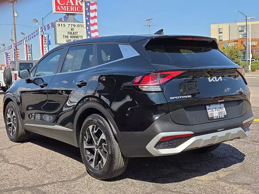 2025 Kia Sportage EX photo 1