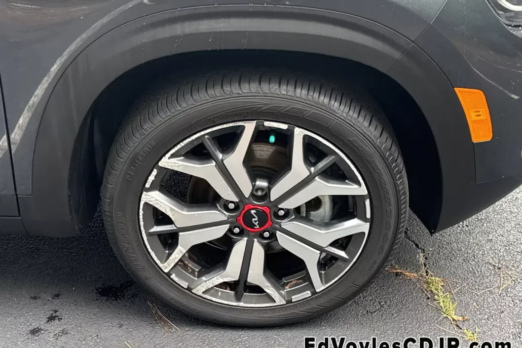 2022 Kia Seltos SX photo 1