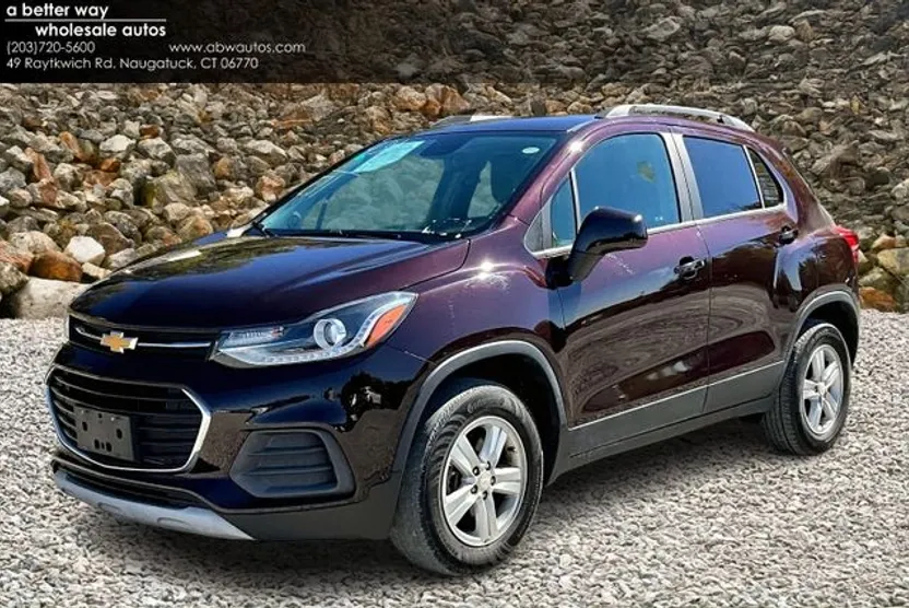 2022 Chevrolet Trax LT photo 1