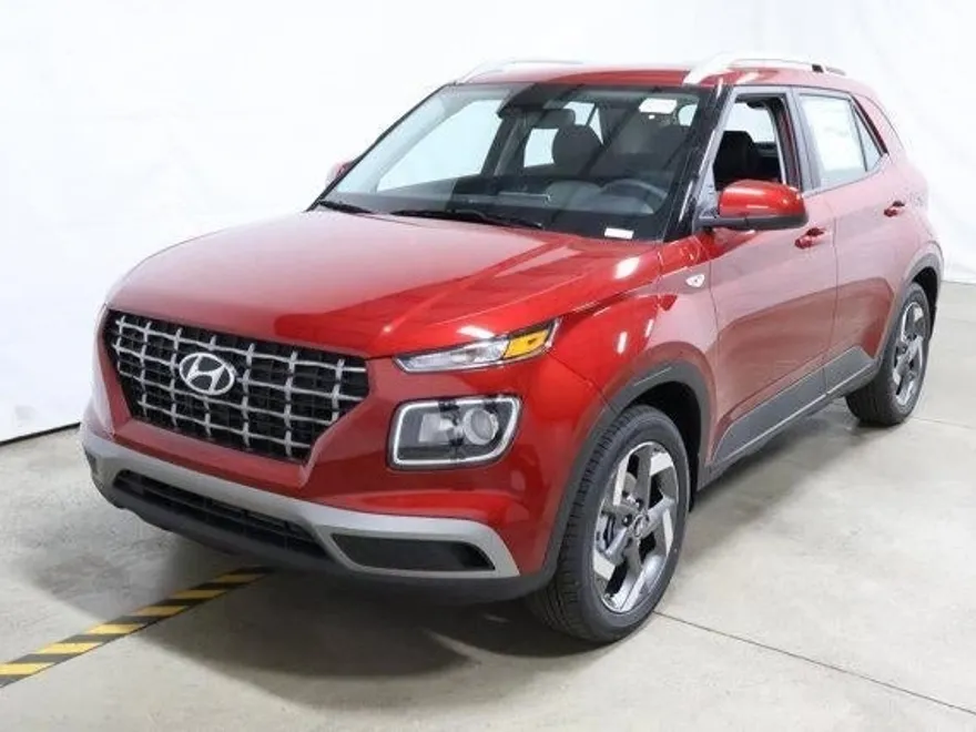 2025 Hyundai Venue SEL photo 1