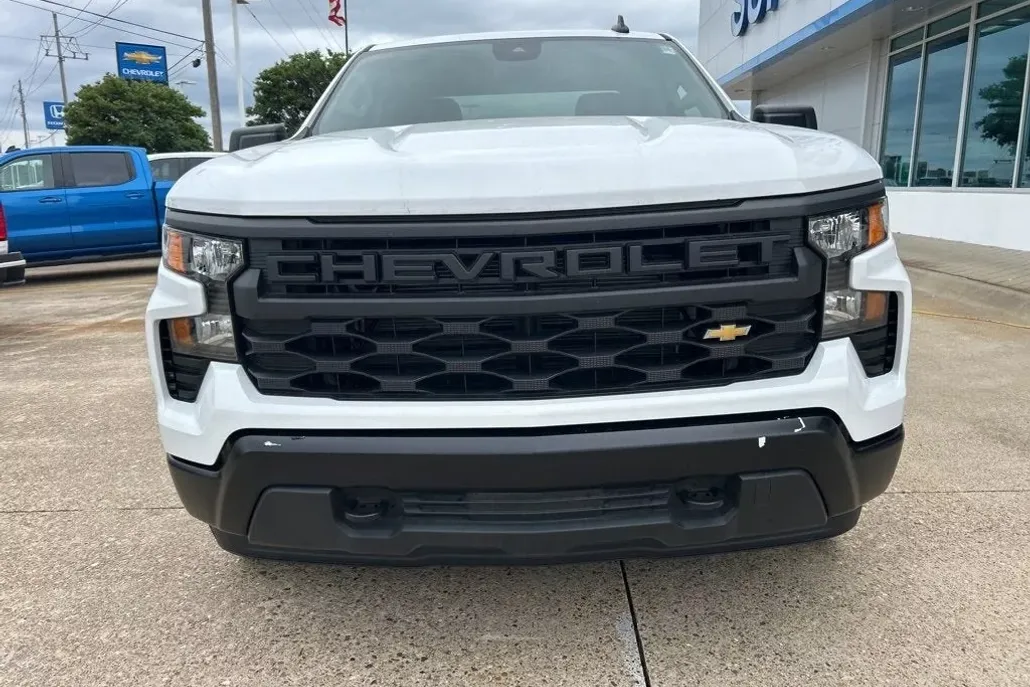 2024 Chevrolet Silverado 1500 RST photo 1