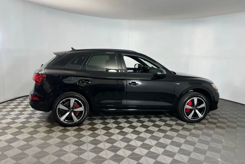2024 Audi Q5 45 S line Prestige Premium photo 1