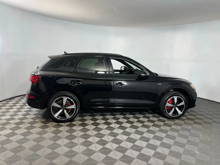 2024 Audi Q5 45 S line Prestige Premium photo 1